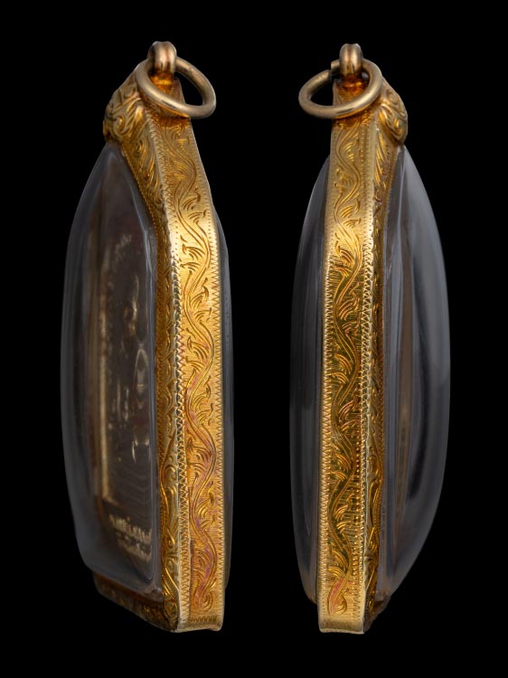 เหรียญหลวงปู่ทวด วัดช้างให้ พิมพ์ห้าเหลี่ยมนิยม สวยเดิมมาก ปี08 พร้อมเลี่ยมทอง-1